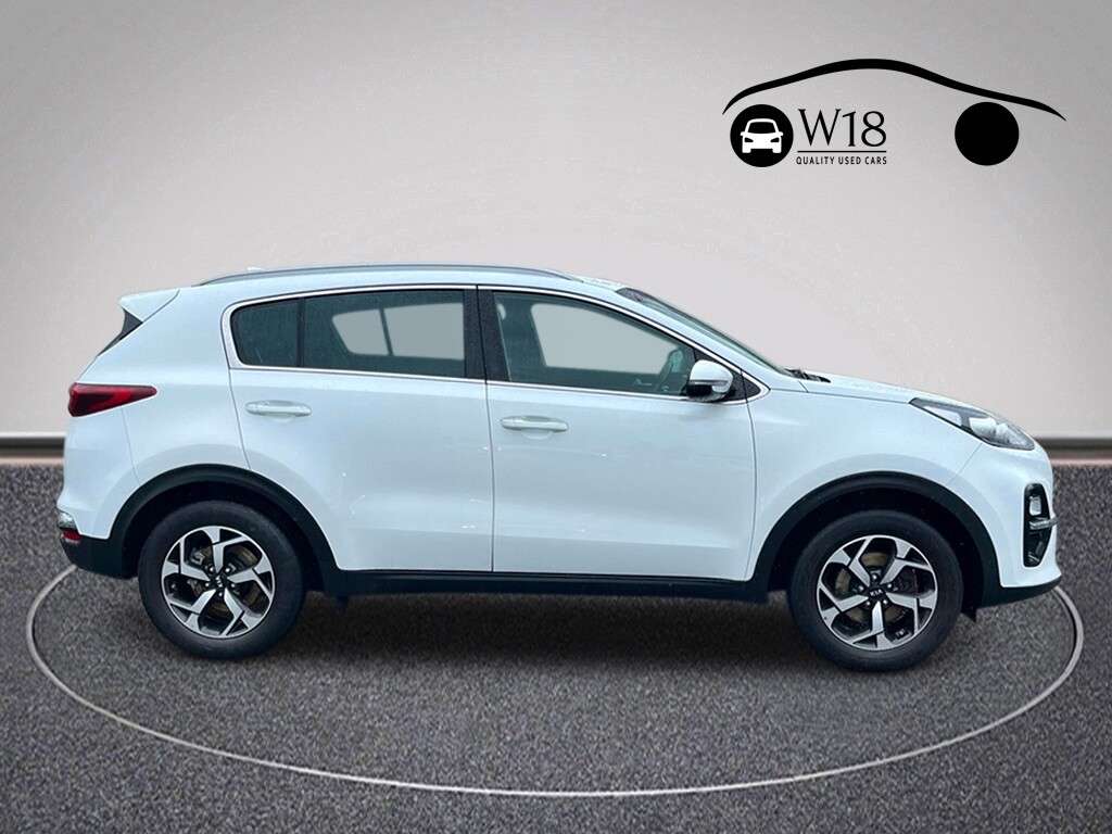 A 2019 KIA SPORTAGE 1.6 GDi 2 SUV 5dr Petrol Manual Euro 6 (s/s) (130 bhp) A 2019 KIA SPORTAGE 1.6 GDi 2 SUV 5dr Petrol Manual Euro 6 (s/s) (130 bhp)