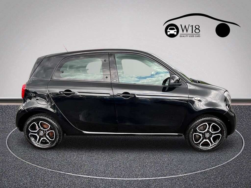 A 2017 SMART FORFOUR 1.0 Prime (Premium Plus) Hatchback 5dr Petrol Manual Euro 6 (s/s) (71 ps) A 2017 SMART FORFOUR 1.0 Prime (Premium Plus) Hatchback 5dr Petrol Manual Euro 6 (s/s) (71 ps)