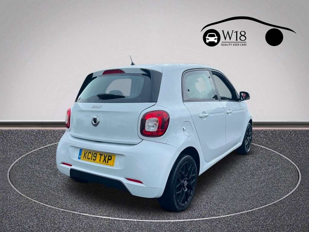 A 2019 SMART FORFOUR 1.0 Urbanshadow Hatchback 5dr Petrol Manual Euro 6 (s/s) (71 ps) A 2019 SMART FORFOUR 1.0 Urbanshadow Hatchback 5dr Petrol Manual Euro 6 (s/s) (71 ps)