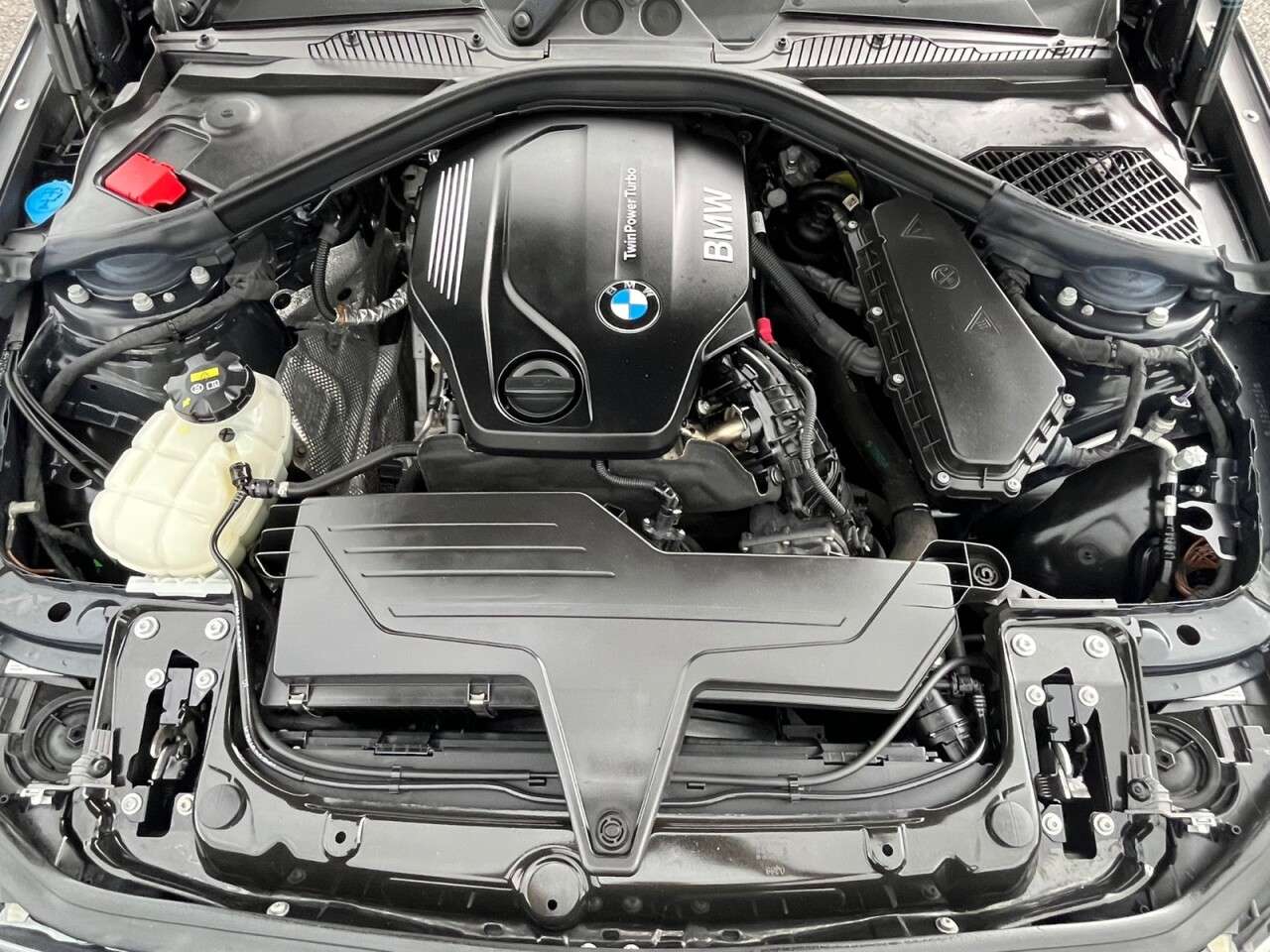 A 2019 BMW 1 SERIES 2.0 118d Sport Hatchback 5dr Diesel Manual Euro 6 (s/s) (150 ps) A 2019 BMW 1 SERIES 2.0 118d Sport Hatchback 5dr Diesel Manual Euro 6 (s/s) (150 ps)