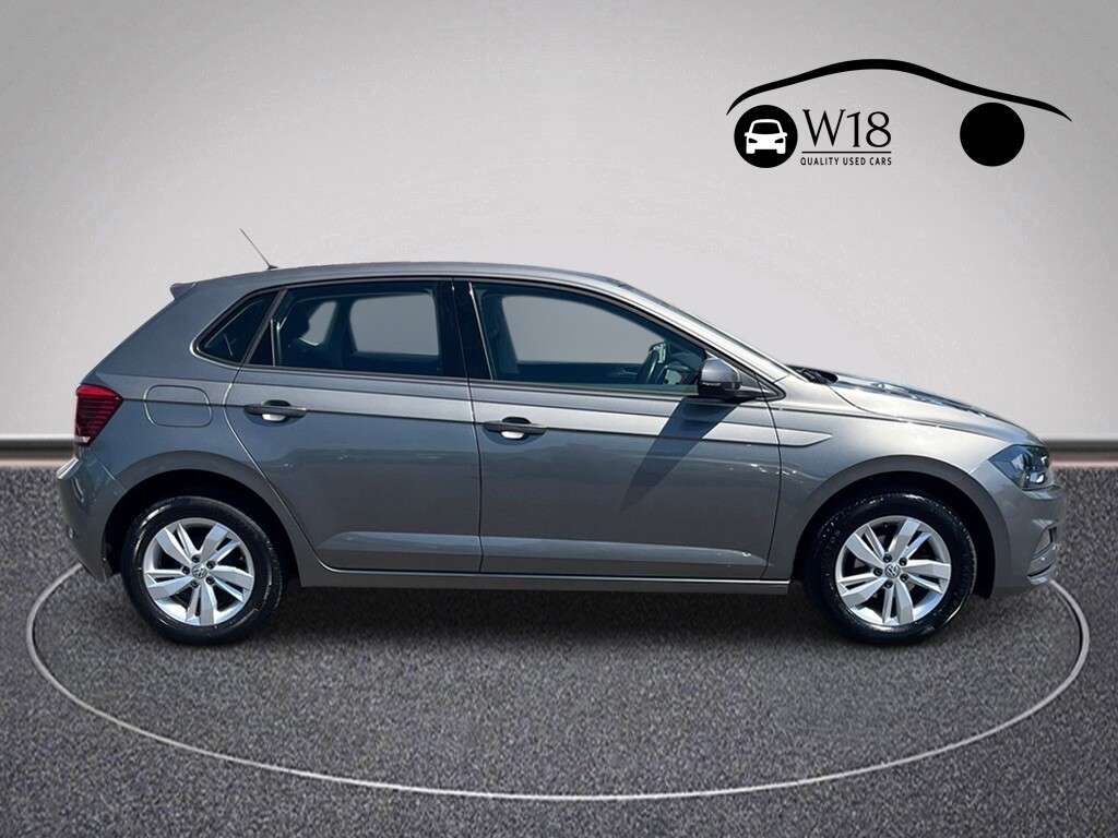 A 2018 VOLKSWAGEN POLO 1.0 SE Hatchback 5dr Petrol Manual Euro 6 (s/s) (65 ps) A 2018 VOLKSWAGEN POLO 1.0 SE Hatchback 5dr Petrol Manual Euro 6 (s/s) (65 ps)