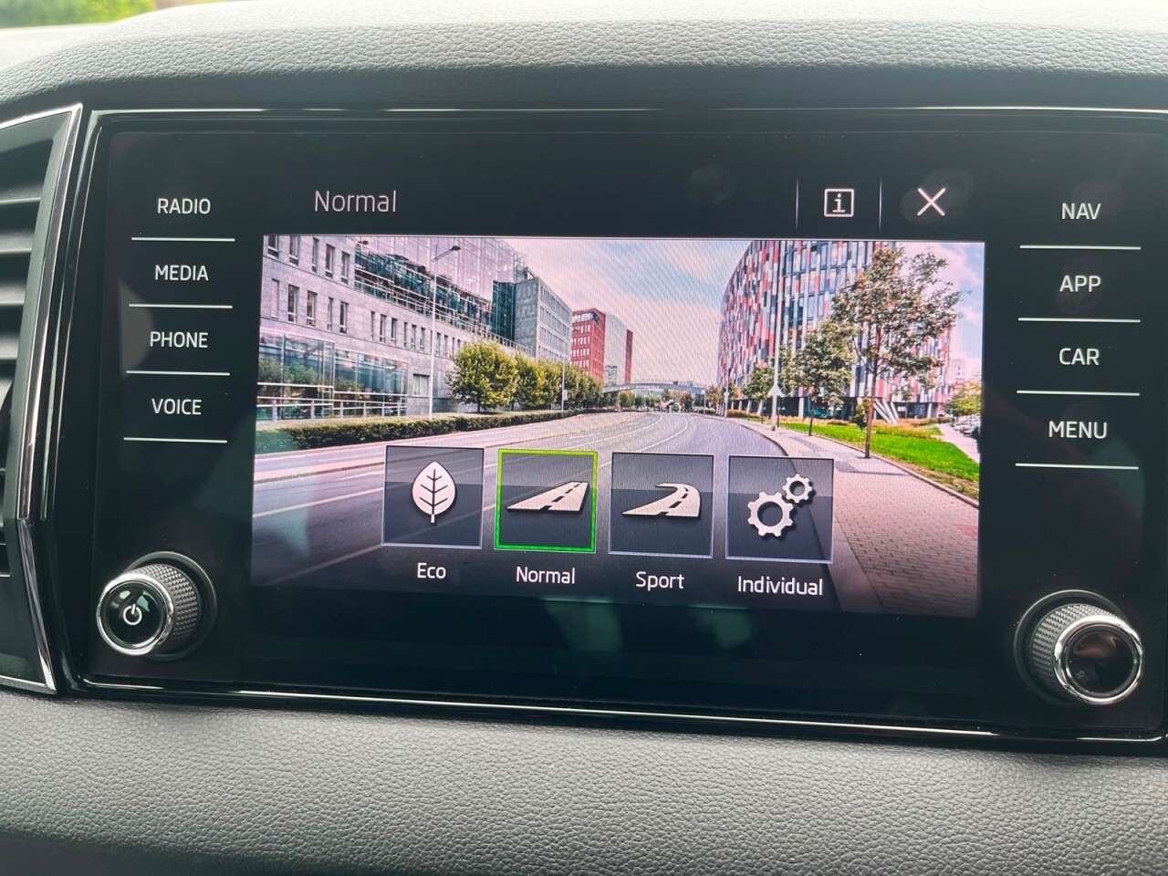 2018 SKODA KAROQ 2018 SKODA KAROQ