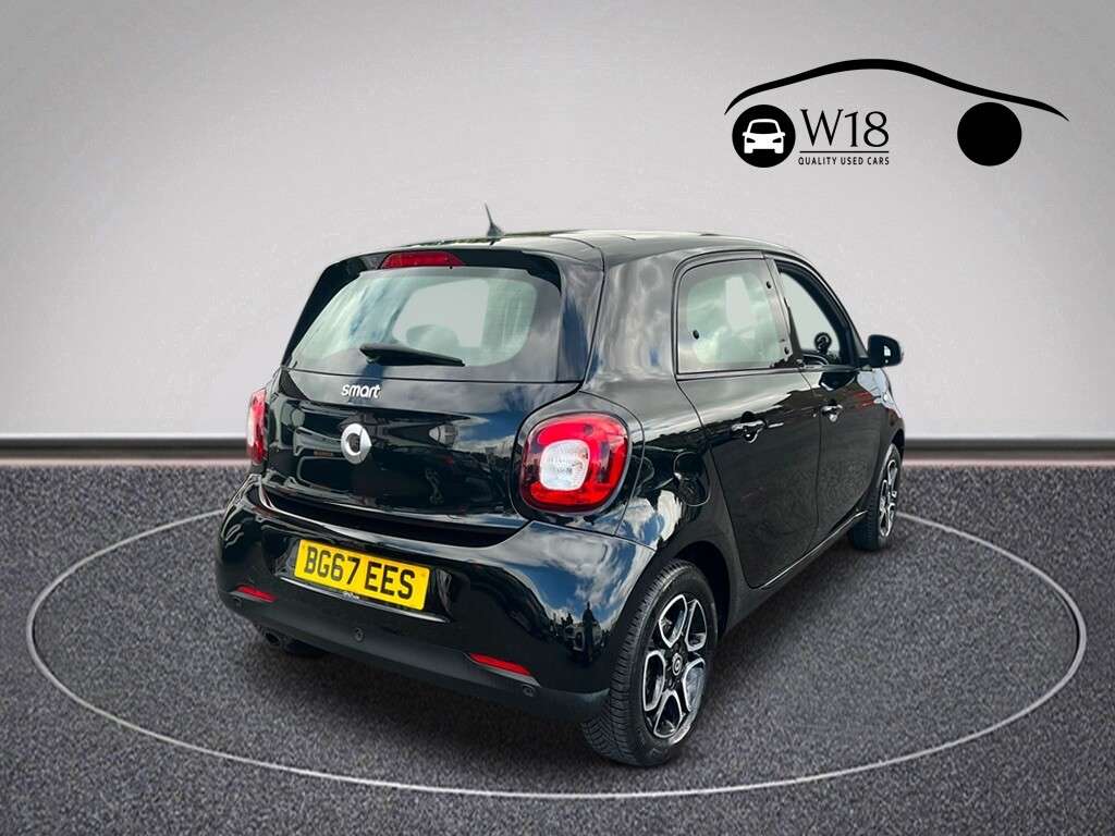 A 2017 SMART FORFOUR 0.9T Prime (Premium) Hatchback 5dr Petrol Manual Euro 6 (s/s) (90 ps) A 2017 SMART FORFOUR 0.9T Prime (Premium) Hatchback 5dr Petrol Manual Euro 6 (s/s) (90 ps)