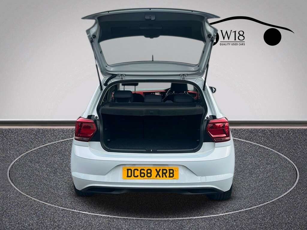A 2019 VOLKSWAGEN POLO 1.0 EVO beats Hatchback 5dr Petrol Manual Euro 6 (s/s) (65 ps) A 2019 VOLKSWAGEN POLO 1.0 EVO beats Hatchback 5dr Petrol Manual Euro 6 (s/s) (65 ps)