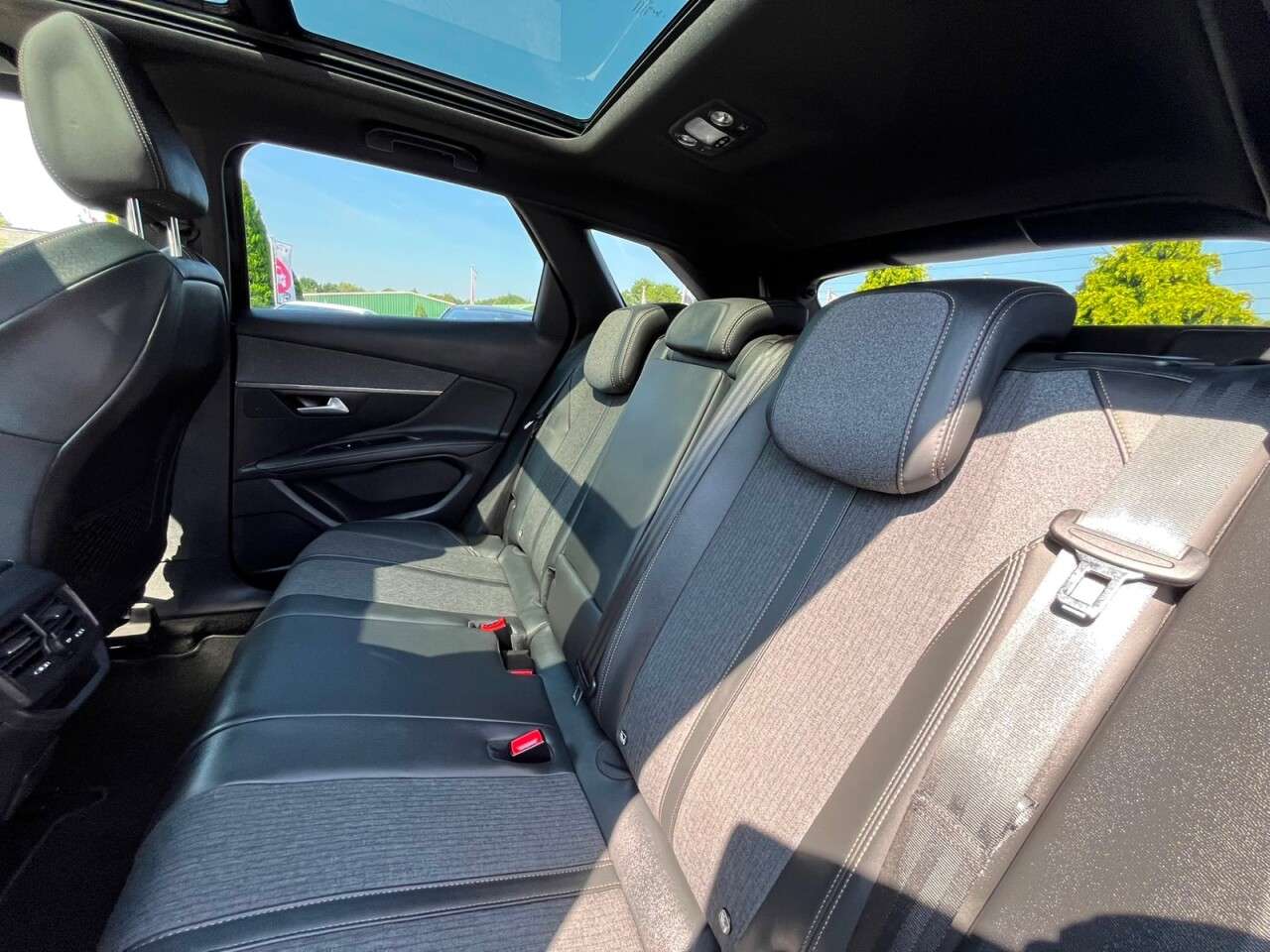 2019 PEUGEOT 3008 2019 PEUGEOT 3008