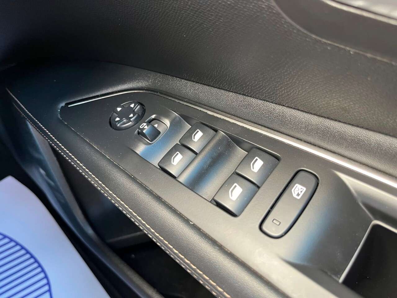 2019 PEUGEOT 3008 2019 PEUGEOT 3008