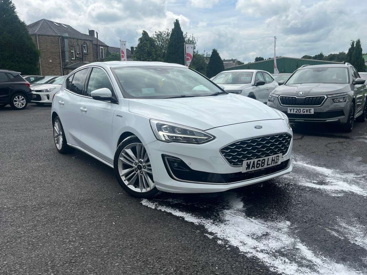 A 2019 FORD FOCUS 1.0T EcoBoost Vignale Hatchback 5dr Petrol Manual Euro 6 (s/s) (125 ps) A 2019 FORD FOCUS 1.0T EcoBoost Vignale Hatchback 5dr Petrol Manual Euro 6 (s/s) (125 ps)