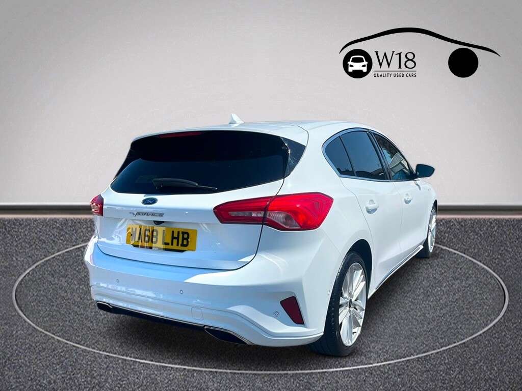 A 2019 FORD FOCUS 1.0T EcoBoost Vignale Hatchback 5dr Petrol Manual Euro 6 (s/s) (125 ps) A 2019 FORD FOCUS 1.0T EcoBoost Vignale Hatchback 5dr Petrol Manual Euro 6 (s/s) (125 ps)