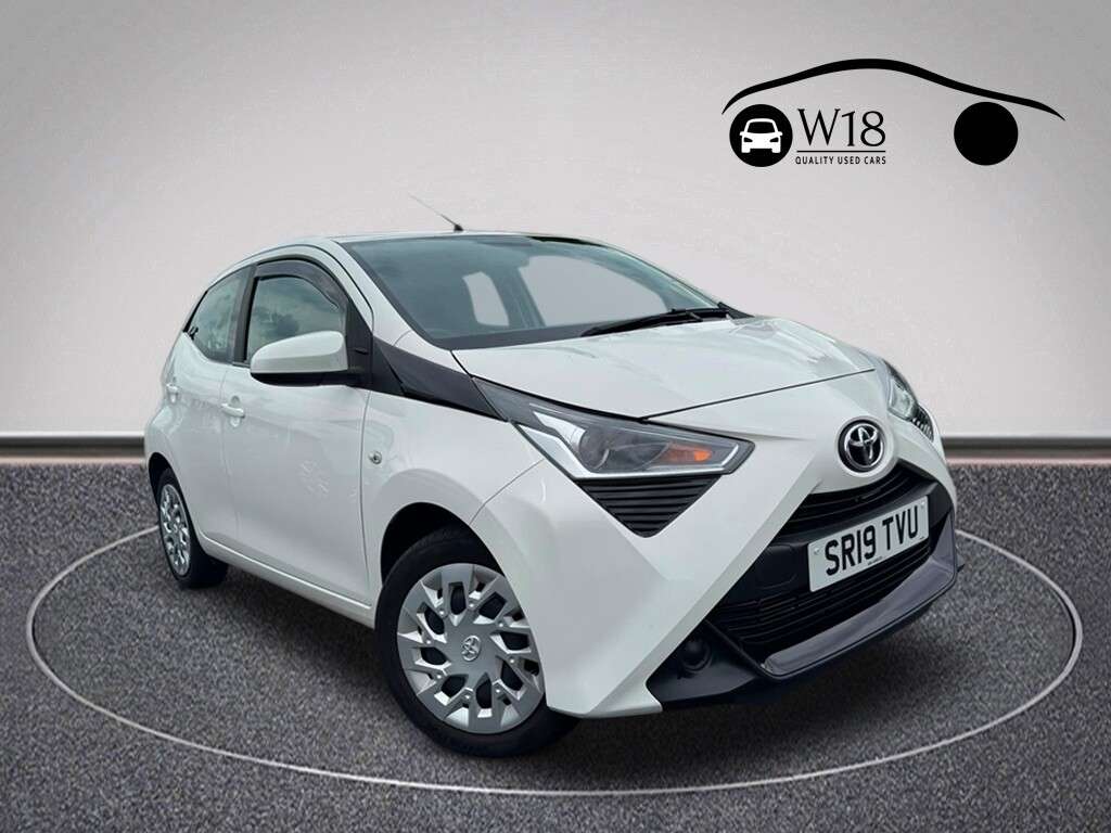 A 2019 TOYOTA AYGO 1.0 VVT-i x-play Hatchback 5dr Petrol Manual Euro 6 (71 ps) A 2019 TOYOTA AYGO 1.0 VVT-i x-play Hatchback 5dr Petrol Manual Euro 6 (71 ps)