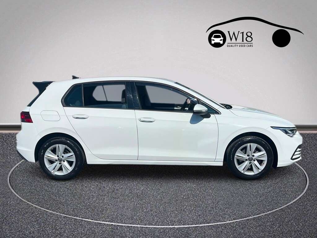 A 2020 VOLKSWAGEN GOLF 1.0 TSI Life Hatchback 5dr Petrol Manual Euro 6 (s/s) (110 ps) A 2020 VOLKSWAGEN GOLF 1.0 TSI Life Hatchback 5dr Petrol Manual Euro 6 (s/s) (110 ps)