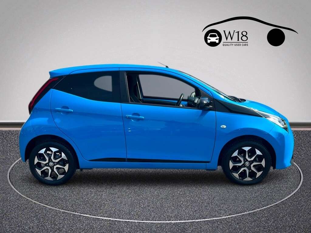 A 2019 TOYOTA AYGO 1.0 VVT-i x-trend Hatchback 5dr Petrol Manual Euro 6 (71 ps) A 2019 TOYOTA AYGO 1.0 VVT-i x-trend Hatchback 5dr Petrol Manual Euro 6 (71 ps)