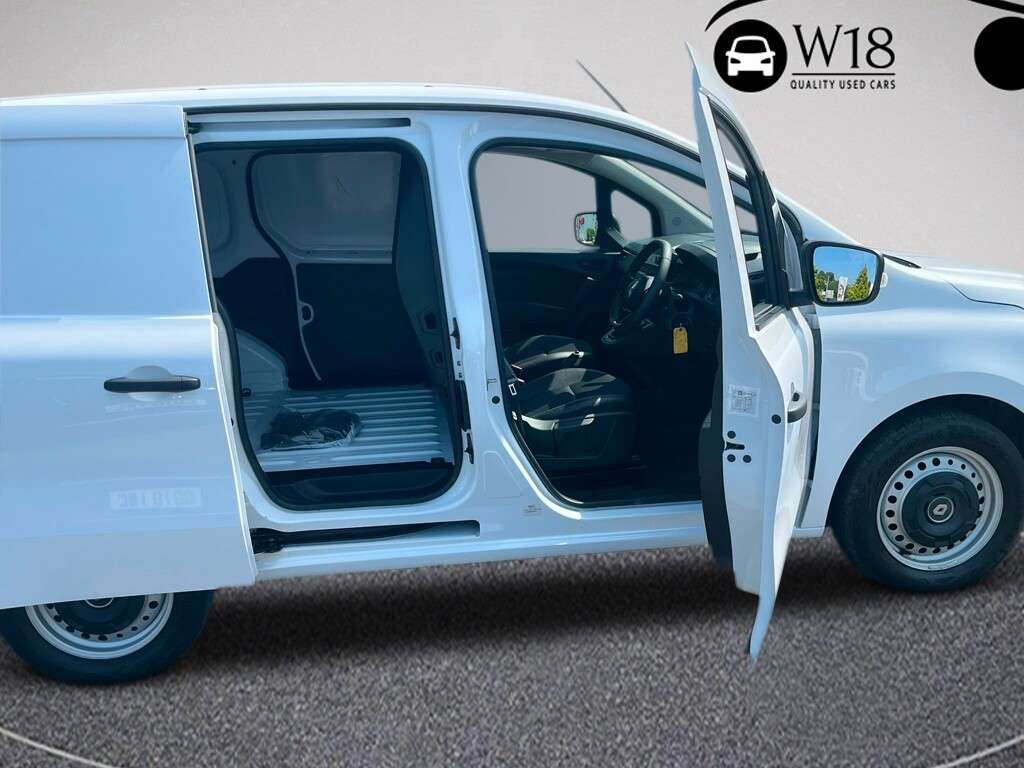 A 2024 RENAULT KANGOO E-Tech ML19 45kWh Start Panel Van 6dr Electric Auto MWB (120 ps) A 2024 RENAULT KANGOO E-Tech ML19 45kWh Start Panel Van 6dr Electric Auto MWB (120 ps)