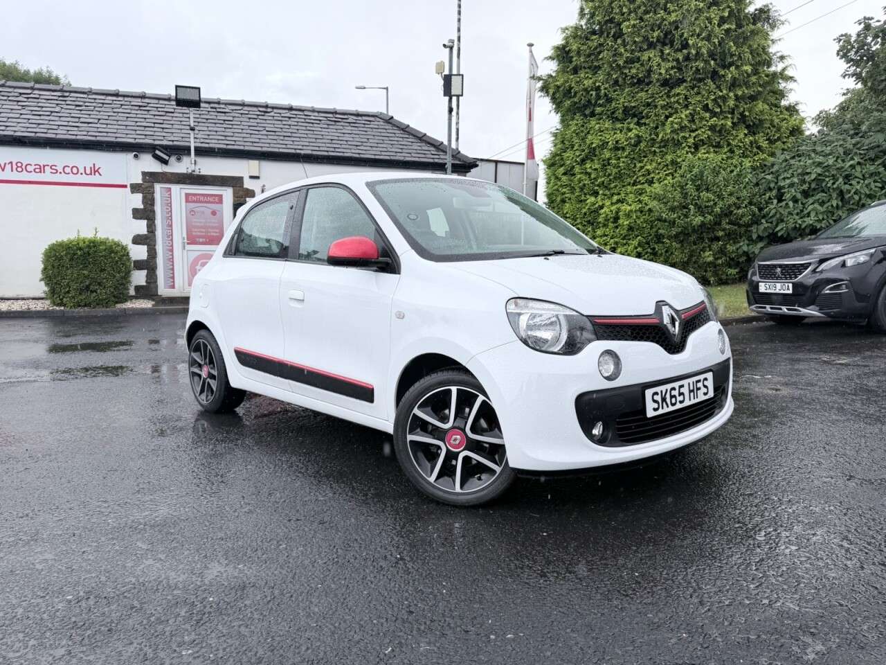 A 2015 RENAULT TWINGO 0.9 TCe ENERGY Dynamique S Hatchback 5dr Petrol Manual Euro 6 (s/s) (90 ps) A 2015 RENAULT TWINGO 0.9 TCe ENERGY Dynamique S Hatchback 5dr Petrol Manual Euro 6 (s/s) (90 ps)