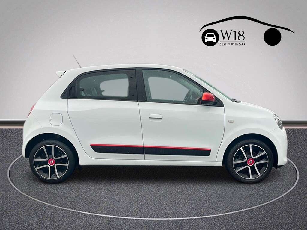 A 2015 RENAULT TWINGO 0.9 TCe ENERGY Dynamique S Hatchback 5dr Petrol Manual Euro 6 (s/s) (90 ps) A 2015 RENAULT TWINGO 0.9 TCe ENERGY Dynamique S Hatchback 5dr Petrol Manual Euro 6 (s/s) (90 ps)