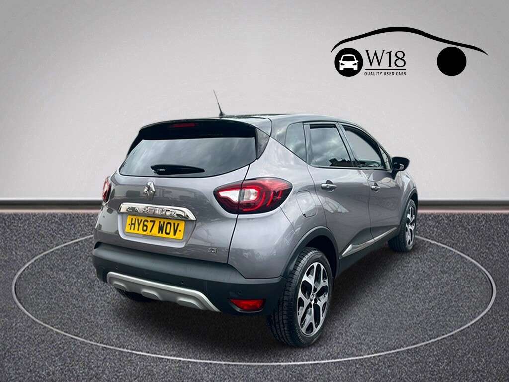 A 2017 RENAULT CAPTUR 1.5 dCi ENERGY Dynamique S Nav SUV 5dr Diesel Manual Euro 6 (s/s) (90 ps) A 2017 RENAULT CAPTUR 1.5 dCi ENERGY Dynamique S Nav SUV 5dr Diesel Manual Euro 6 (s/s) (90 ps)