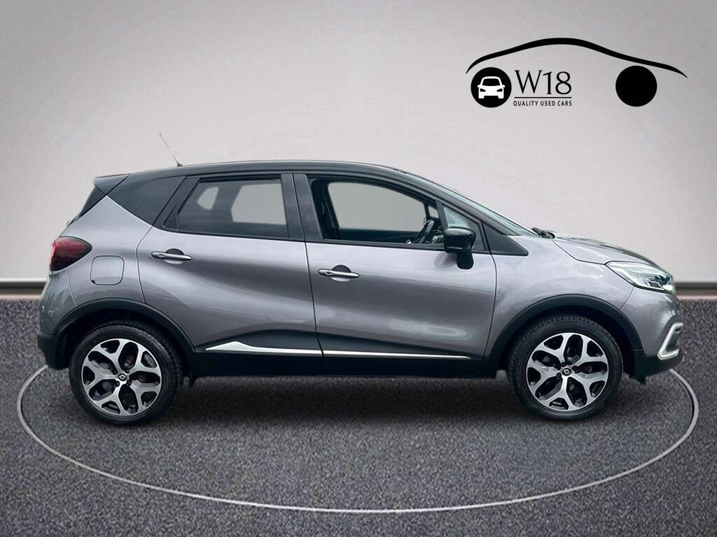 A 2017 RENAULT CAPTUR 1.5 dCi ENERGY Dynamique S Nav SUV 5dr Diesel Manual Euro 6 (s/s) (90 ps) A 2017 RENAULT CAPTUR 1.5 dCi ENERGY Dynamique S Nav SUV 5dr Diesel Manual Euro 6 (s/s) (90 ps)