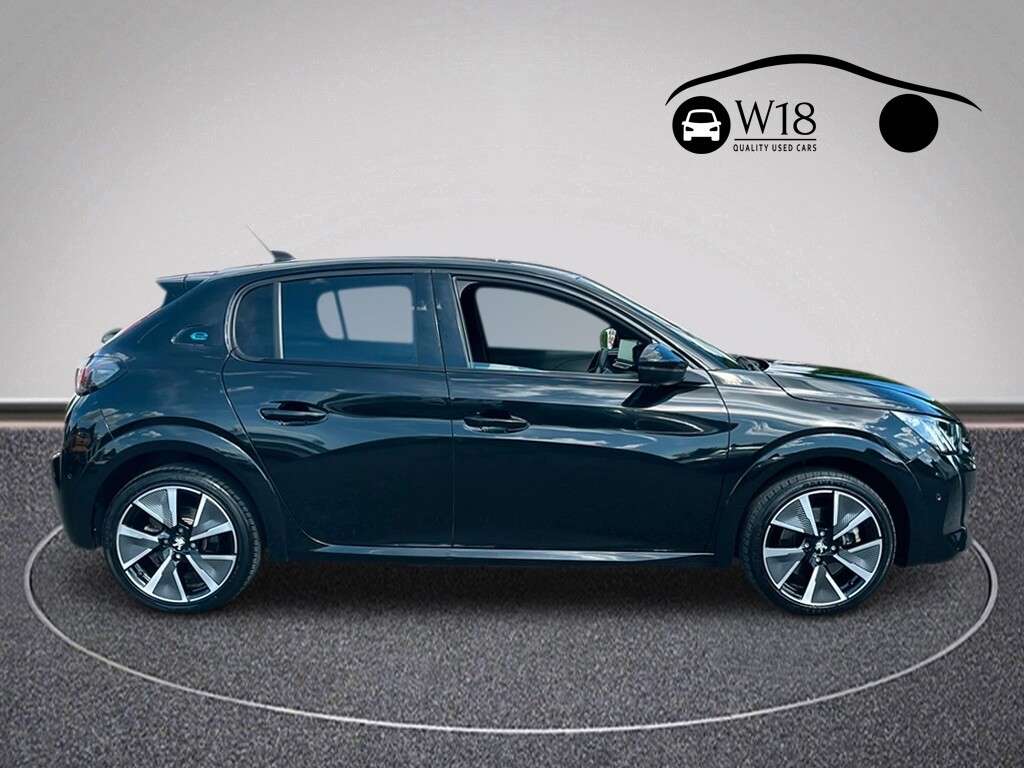 A 2022 PEUGEOT E-208 50kWh GT Premium Hatchback 5dr Electric Auto (7kW Charger) (136 ps) A 2022 PEUGEOT E-208 50kWh GT Premium Hatchback 5dr Electric Auto (7kW Charger) (136 ps)