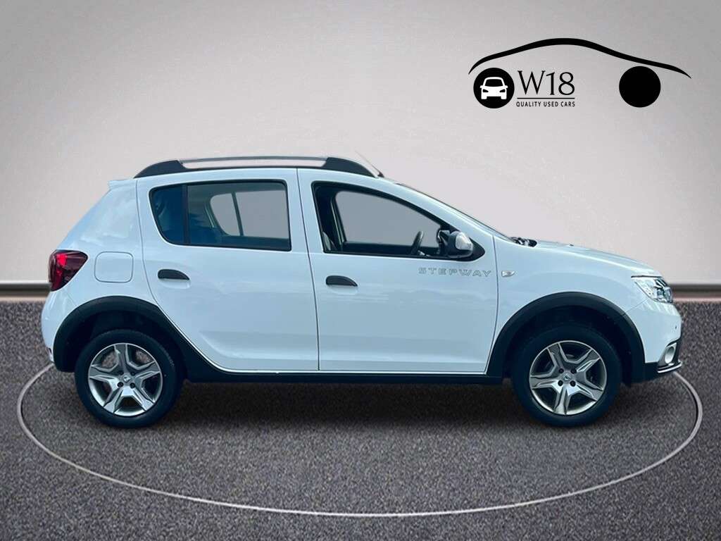 A 2020 DACIA SANDERO STEPWAY 0.9 TCe Comfort Hatchback 5dr Petrol Manual Euro 6 (s/s) (90 ps) A 2020 DACIA SANDERO STEPWAY 0.9 TCe Comfort Hatchback 5dr Petrol Manual Euro 6 (s/s) (90 ps)
