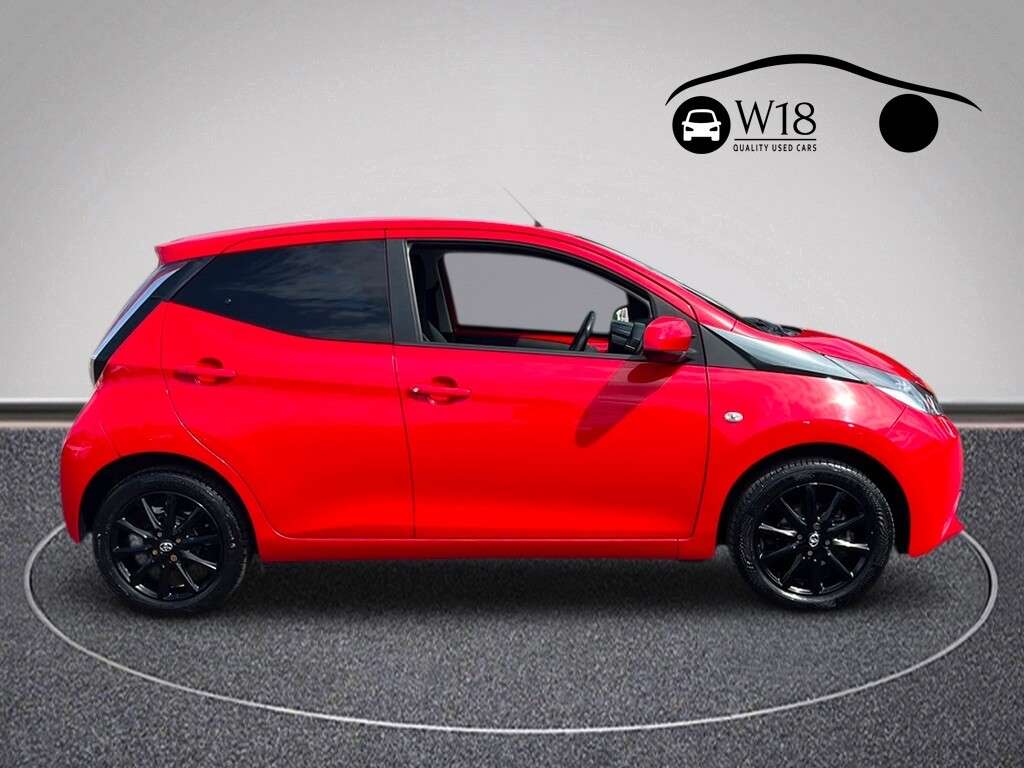 A 2017 TOYOTA AYGO 1.0 VVT-i x-style Hatchback 5dr Petrol Manual Euro 6 (68 ps) A 2017 TOYOTA AYGO 1.0 VVT-i x-style Hatchback 5dr Petrol Manual Euro 6 (68 ps)