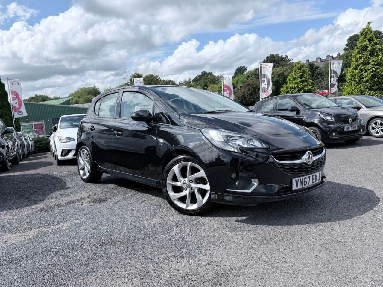 A 2017 VAUXHALL CORSA SRI VX-LINE A 2017 VAUXHALL CORSA SRI VX-LINE