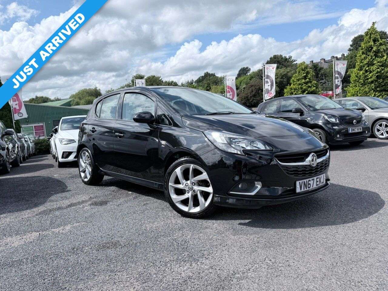 A 2017 VAUXHALL CORSA SRI VX-LINE A 2017 VAUXHALL CORSA SRI VX-LINE