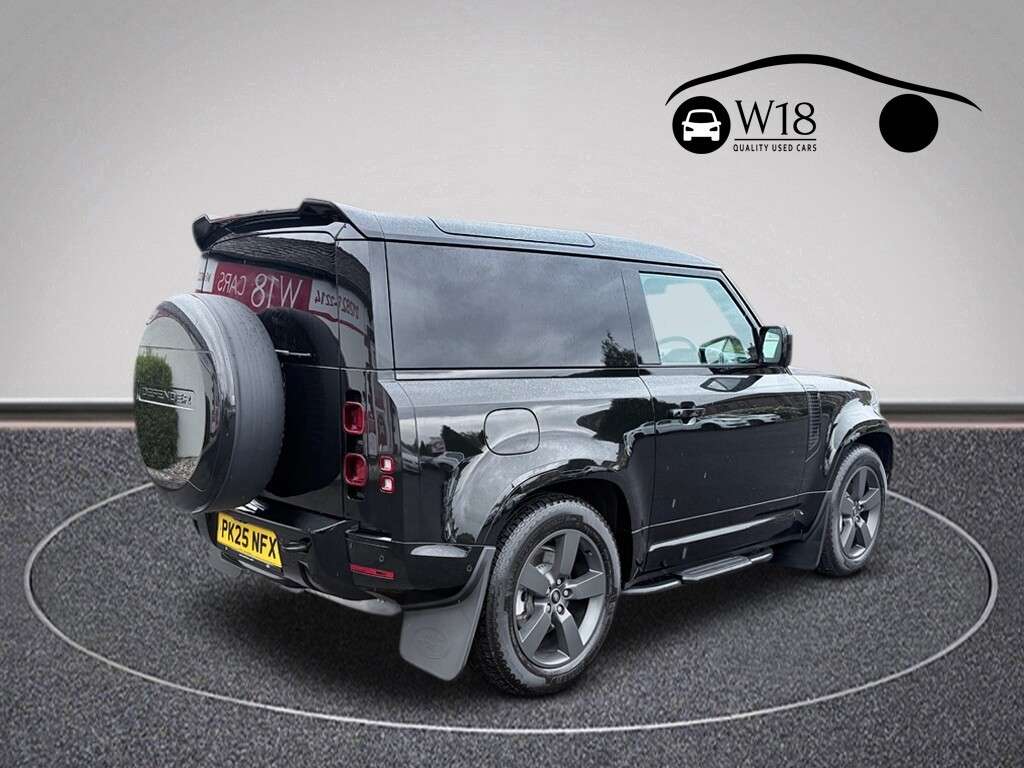 A 2025 LAND ROVER DEFENDER 90 3.0 D350 MHEV X-Dynamic HSE Hard Top SUV 3dr Diesel Auto 4WD SWB Euro 6 (s/ A 2025 LAND ROVER DEFENDER 90 3.0 D350 MHEV X-Dynamic HSE Hard Top SUV 3dr Diesel Auto 4WD SWB Euro 6 (s/