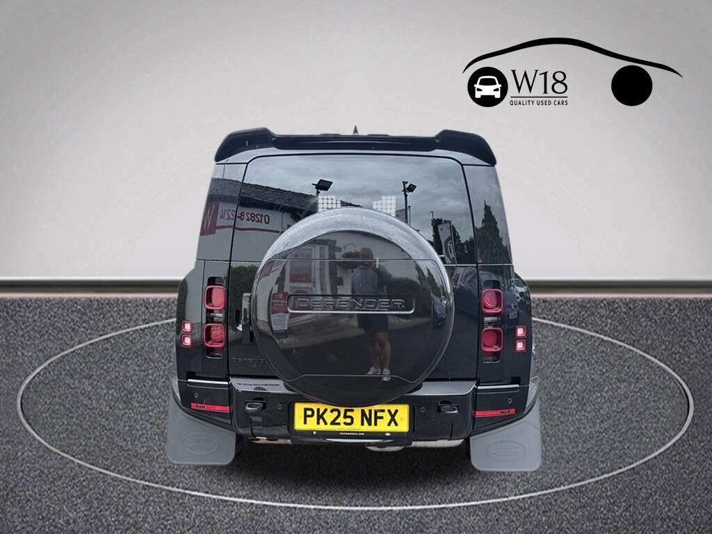 A 2025 LAND ROVER DEFENDER 90 3.0 D350 MHEV X-Dynamic HSE Hard Top SUV 3dr Diesel Auto 4WD SWB Euro 6 (s/ A 2025 LAND ROVER DEFENDER 90 3.0 D350 MHEV X-Dynamic HSE Hard Top SUV 3dr Diesel Auto 4WD SWB Euro 6 (s/