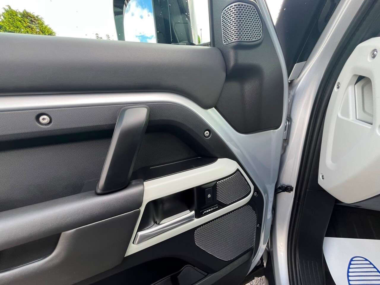 2024 LAND ROVER DEFENDER 90 2024 LAND ROVER DEFENDER 90