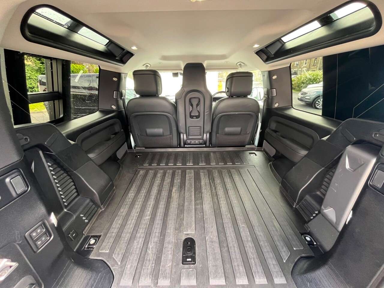 2024 LAND ROVER DEFENDER 90 2024 LAND ROVER DEFENDER 90