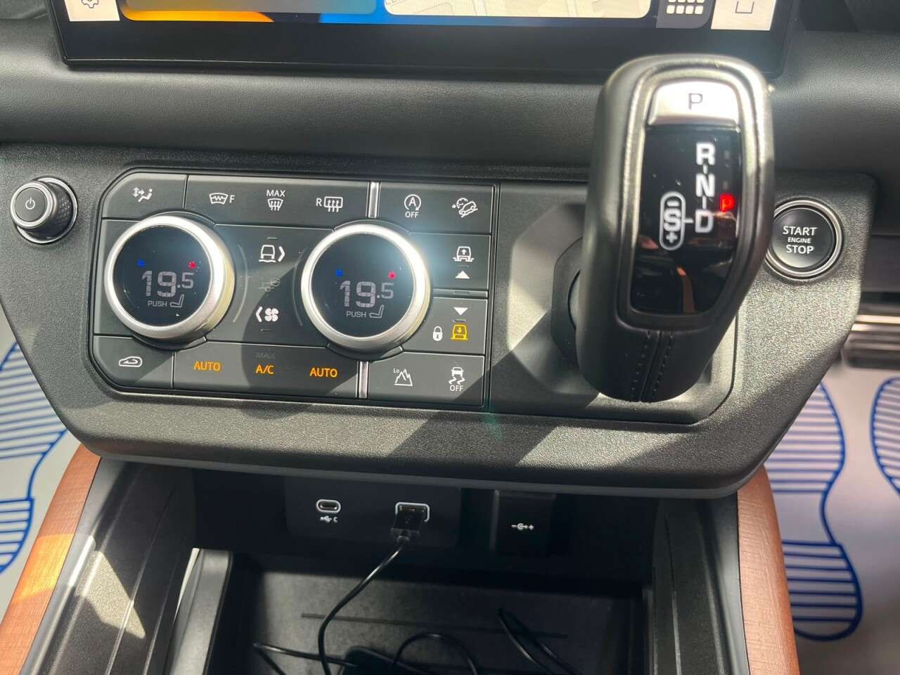 2024 LAND ROVER DEFENDER 90 2024 LAND ROVER DEFENDER 90