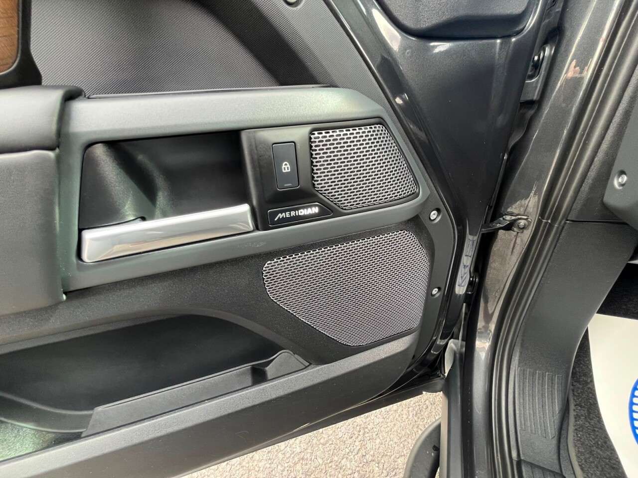 2024 LAND ROVER DEFENDER 90 2024 LAND ROVER DEFENDER 90