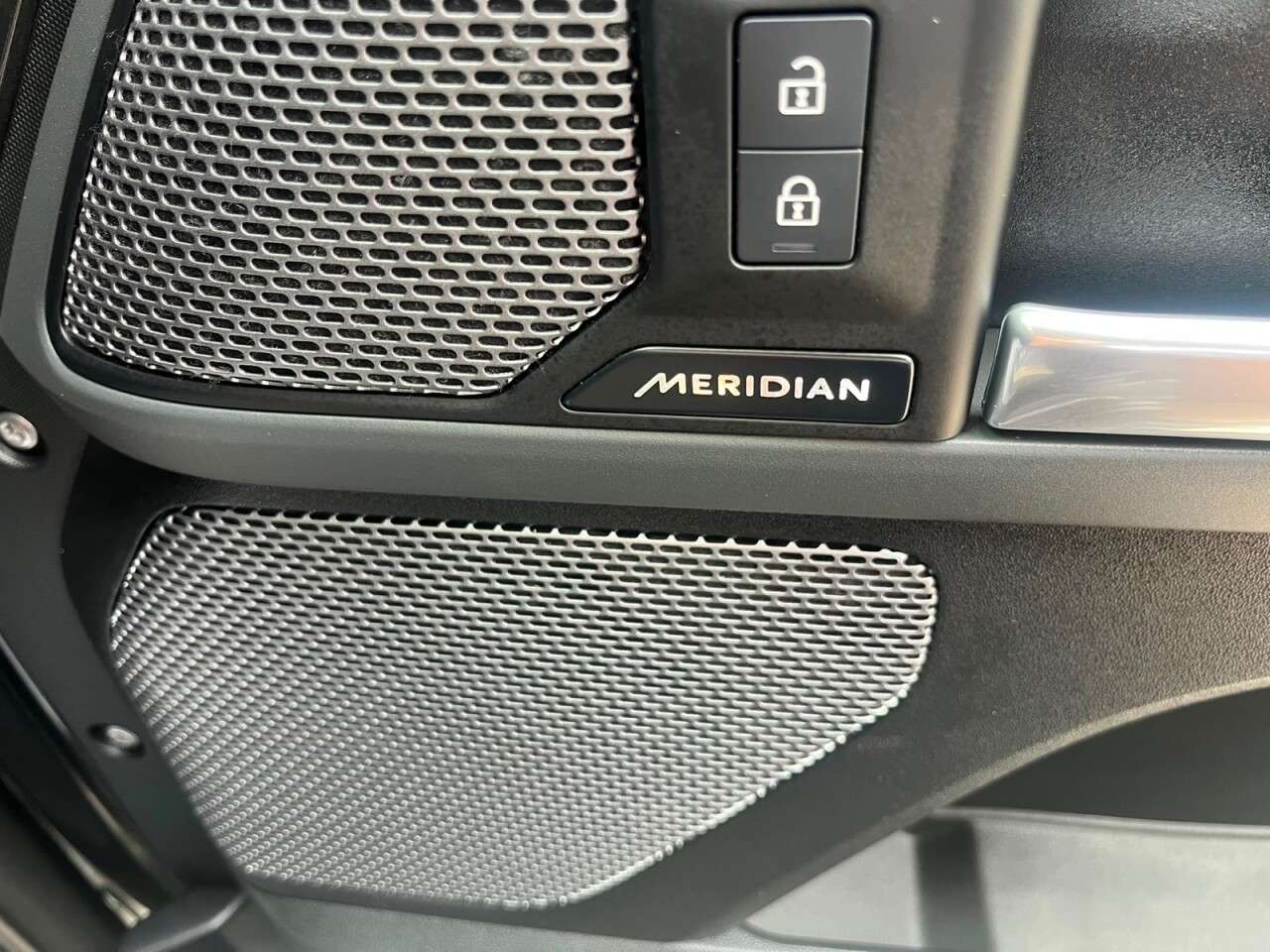 2024 LAND ROVER DEFENDER 90 2024 LAND ROVER DEFENDER 90