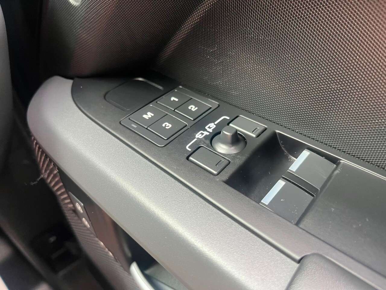 2024 LAND ROVER DEFENDER 90 2024 LAND ROVER DEFENDER 90