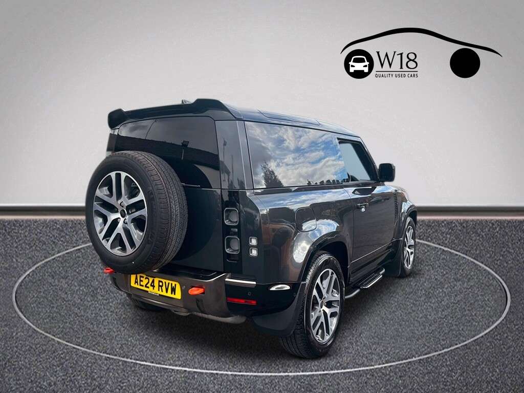 A 2024 LAND ROVER DEFENDER 90 3.0 D300 MHEV X Hard Top SUV 3dr Diesel Auto 4WD SWB Euro 6 (s/s) (300 ps) A 2024 LAND ROVER DEFENDER 90 3.0 D300 MHEV X Hard Top SUV 3dr Diesel Auto 4WD SWB Euro 6 (s/s) (300 ps)