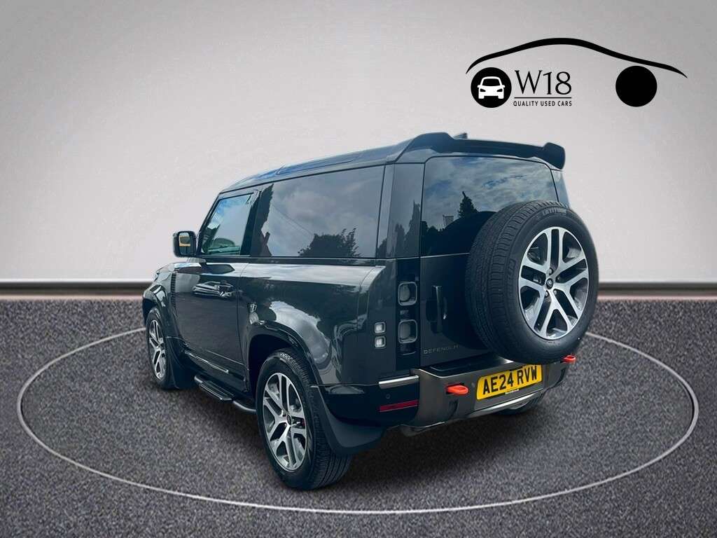 2024 LAND ROVER DEFENDER 90 2024 LAND ROVER DEFENDER 90