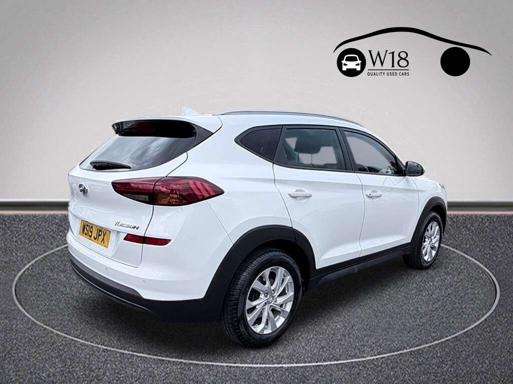 A 2019 HYUNDAI TUCSON 1.6 GDi SE Nav SUV 5dr Petrol Manual Euro 6 (s/s) (132 ps) A 2019 HYUNDAI TUCSON 1.6 GDi SE Nav SUV 5dr Petrol Manual Euro 6 (s/s) (132 ps)