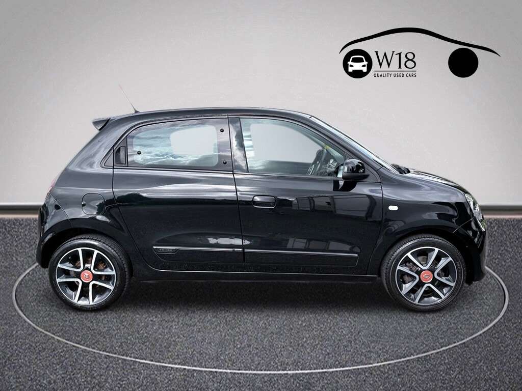 A 2018 RENAULT TWINGO 0.9 TCe Dynamique S Hatchback 5dr Petrol EDC Euro 6 (90 ps) A 2018 RENAULT TWINGO 0.9 TCe Dynamique S Hatchback 5dr Petrol EDC Euro 6 (90 ps)