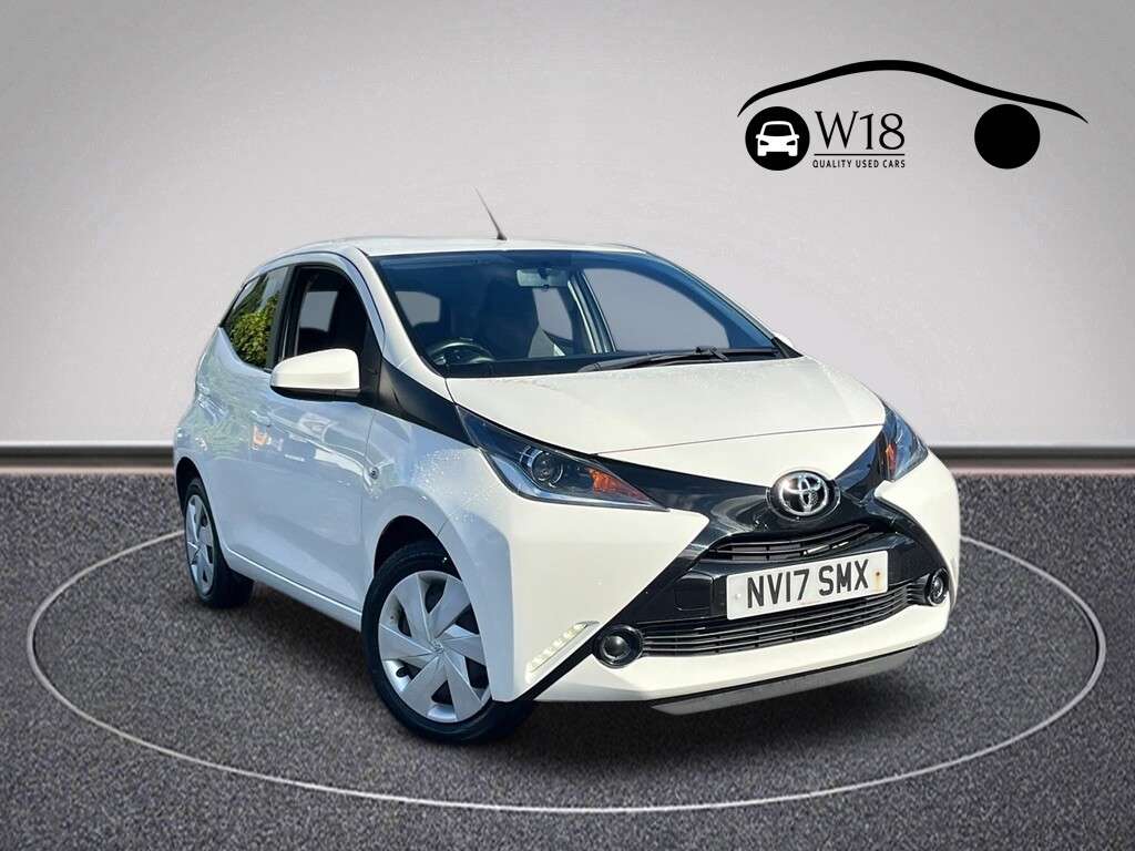 A 2017 TOYOTA AYGO 1.0 VVT-i x-play Hatchback 5dr Petrol Manual Euro 6 (68 ps) A 2017 TOYOTA AYGO 1.0 VVT-i x-play Hatchback 5dr Petrol Manual Euro 6 (68 ps)