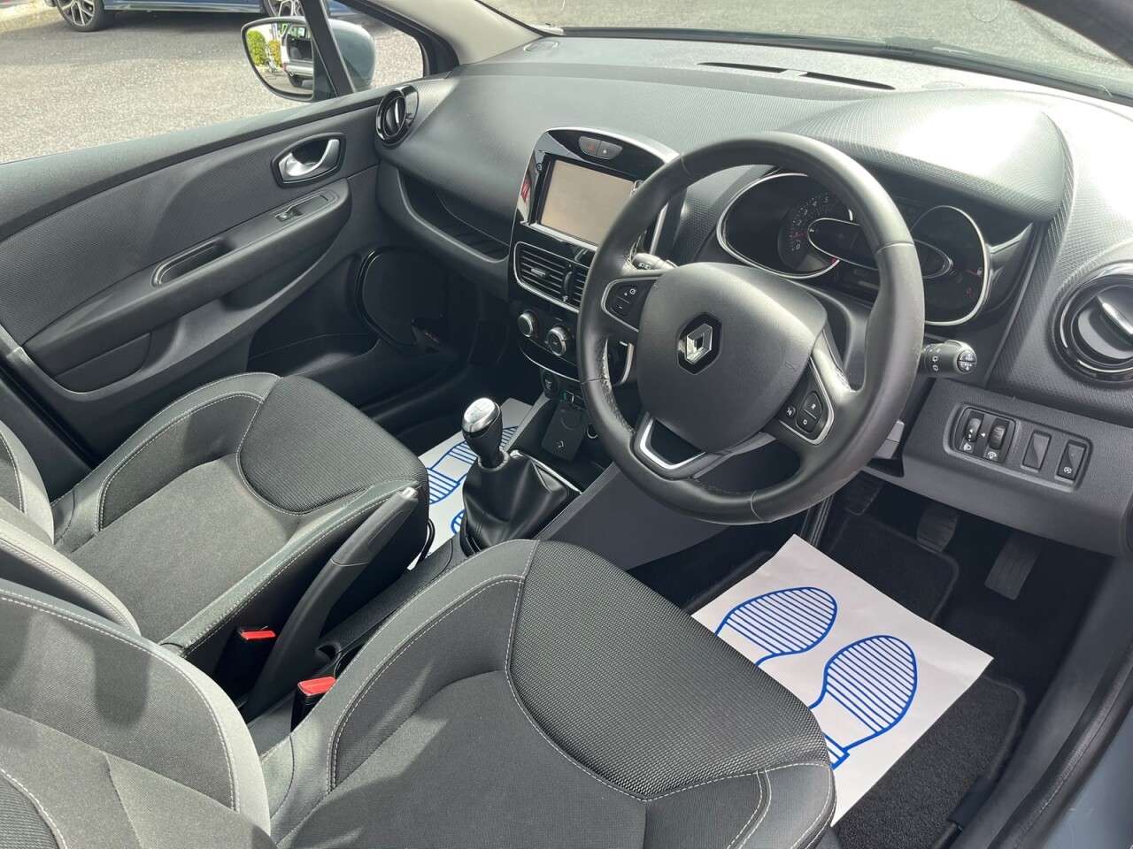 2018 RENAULT CLIO 2018 RENAULT CLIO