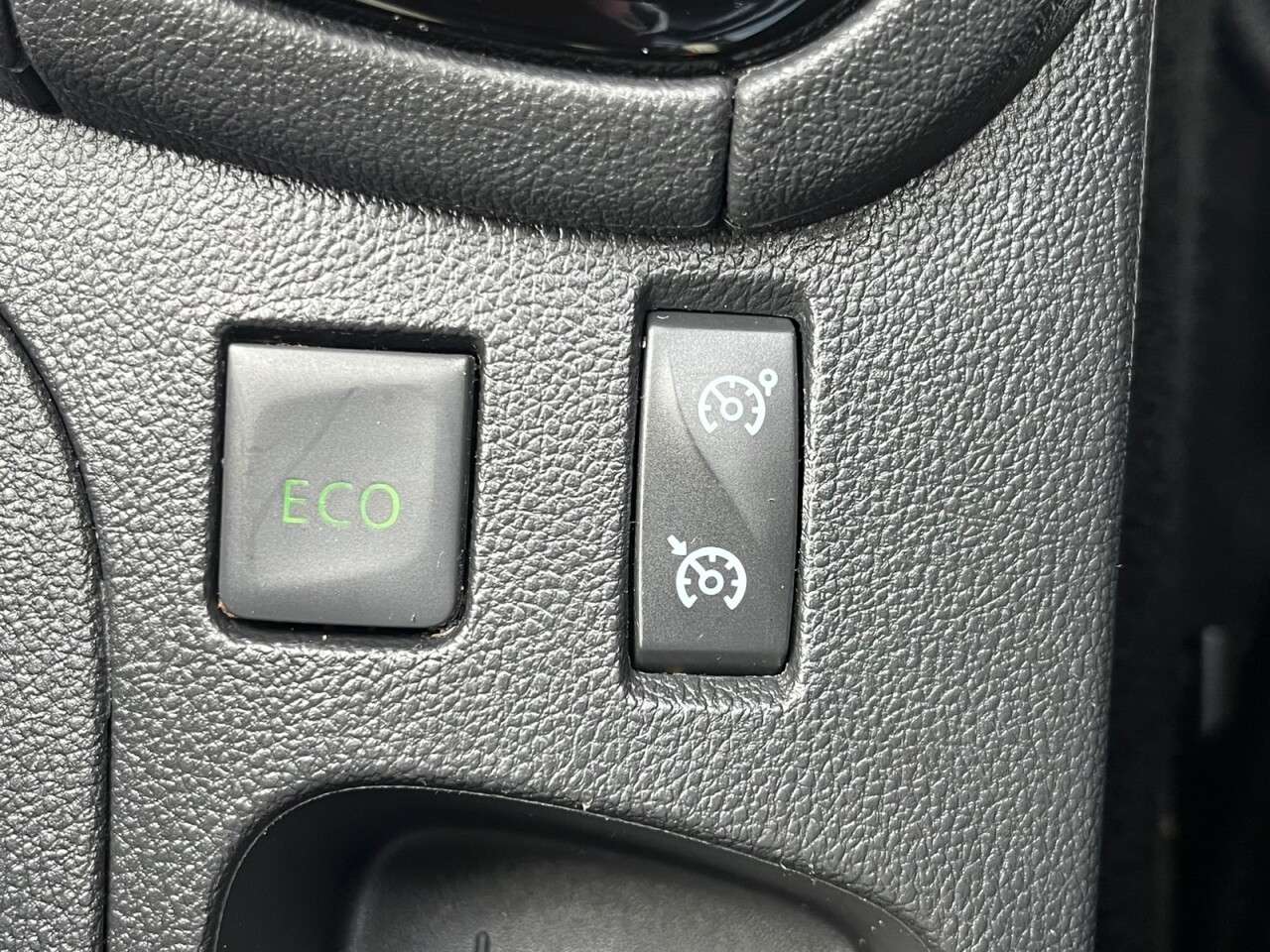 2018 RENAULT CLIO 2018 RENAULT CLIO