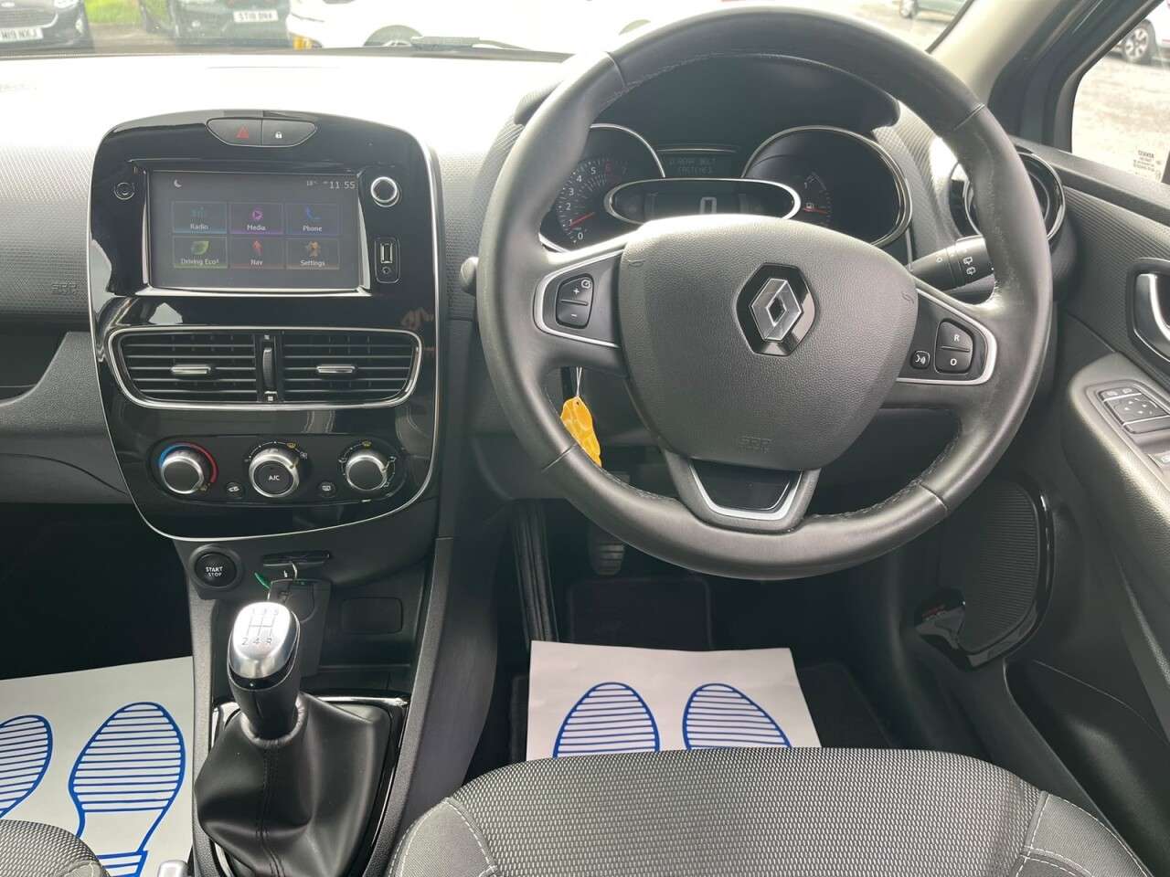 2018 RENAULT CLIO 2018 RENAULT CLIO