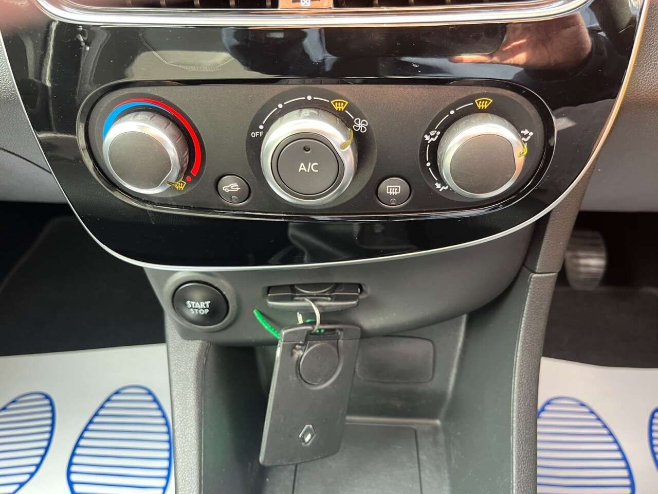 2018 RENAULT CLIO 2018 RENAULT CLIO