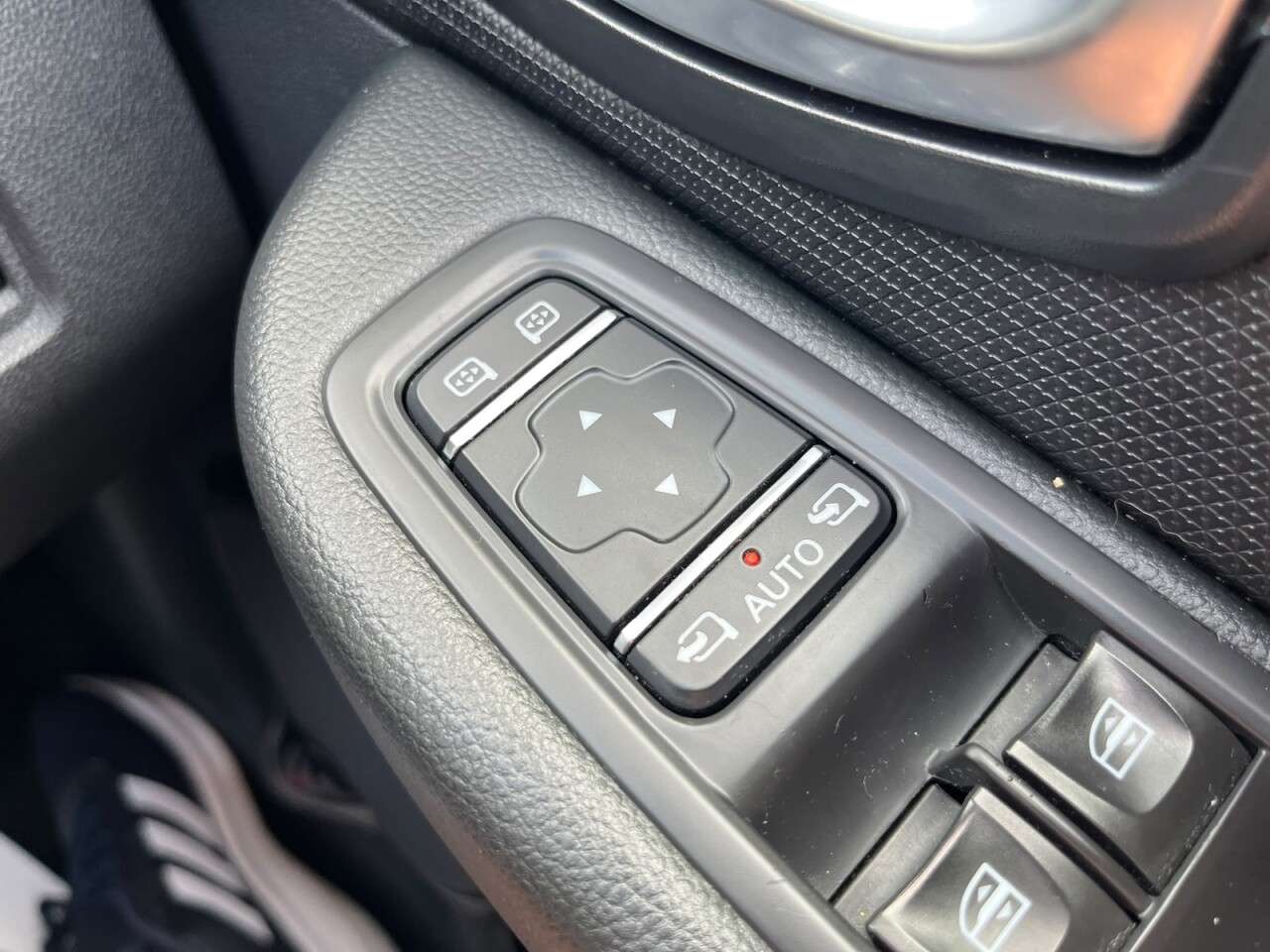 2018 RENAULT CLIO 2018 RENAULT CLIO