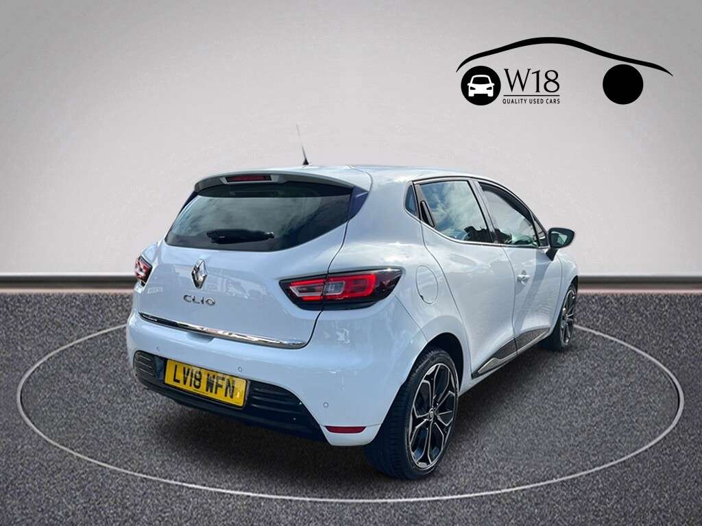 A 2018 RENAULT CLIO 1.5 dCi Dynamique S Nav Hatchback 5dr Diesel Manual Euro 6 (s/s) (90 ps) A 2018 RENAULT CLIO 1.5 dCi Dynamique S Nav Hatchback 5dr Diesel Manual Euro 6 (s/s) (90 ps)
