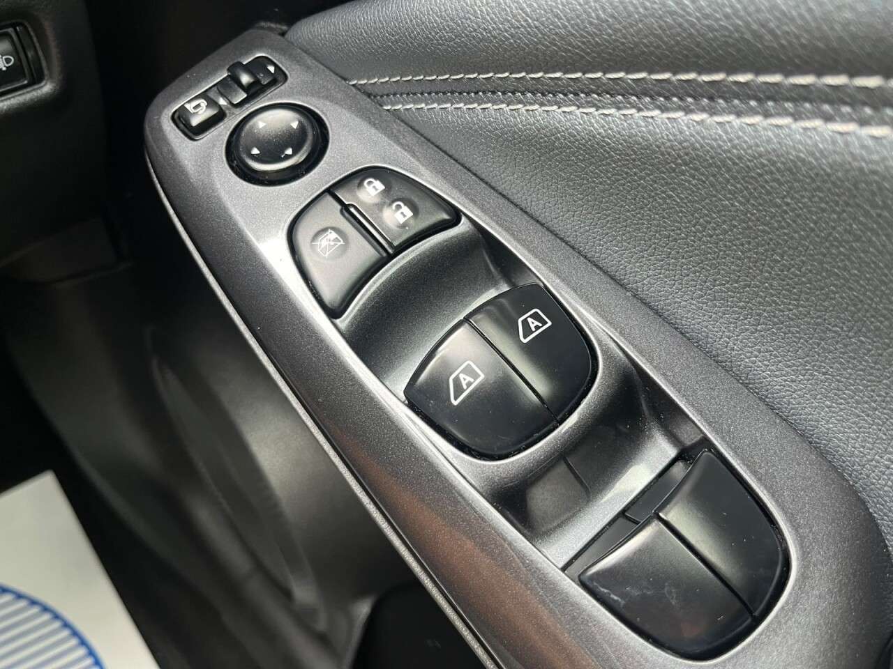 A 2020 NISSAN JUKE 1.0 DIG-T N-Connecta SUV 5dr Petrol Manual Euro 6 (s/s) (114 ps) A 2020 NISSAN JUKE 1.0 DIG-T N-Connecta SUV 5dr Petrol Manual Euro 6 (s/s) (114 ps)