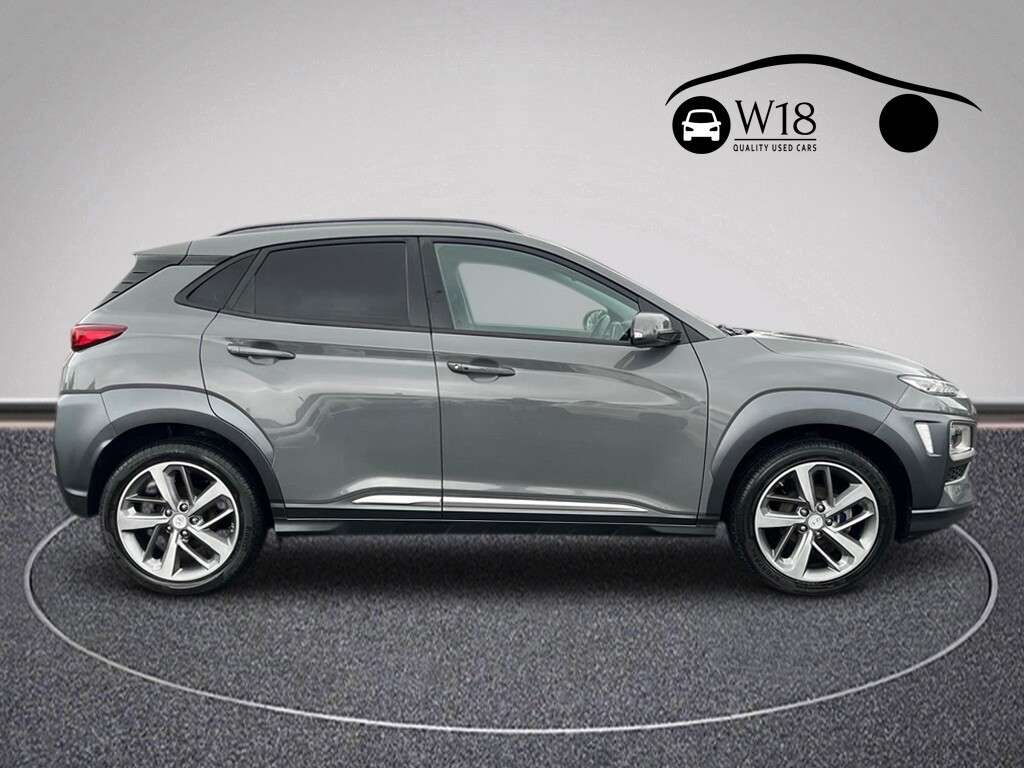 A 2019 HYUNDAI KONA 1.0 T-GDi Premium SUV 5dr Petrol Manual Euro 6 (s/s) (120 ps) A 2019 HYUNDAI KONA 1.0 T-GDi Premium SUV 5dr Petrol Manual Euro 6 (s/s) (120 ps)
