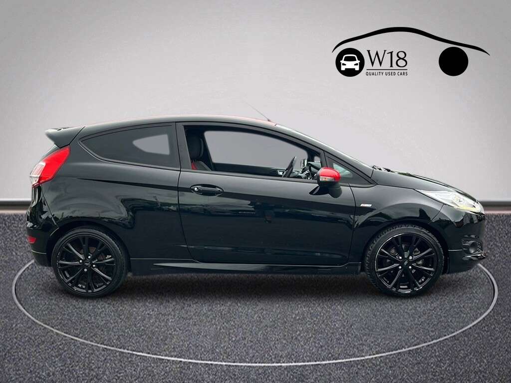 A 2017 FORD FIESTA 1.0T EcoBoost ST-Line Hatchback 3dr Petrol Manual Euro 6 (s/s) (140 ps) A 2017 FORD FIESTA 1.0T EcoBoost ST-Line Hatchback 3dr Petrol Manual Euro 6 (s/s) (140 ps)