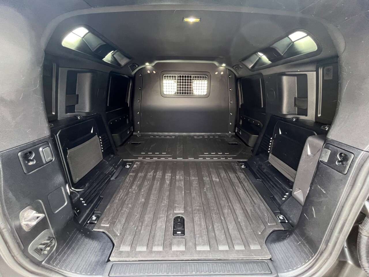 2024 LAND ROVER DEFENDER 110 2024 LAND ROVER DEFENDER 110