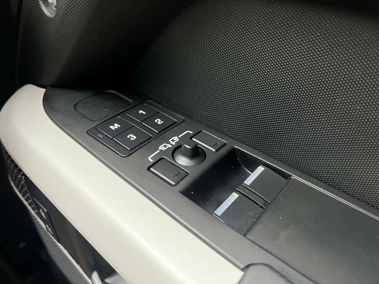 2024 LAND ROVER DEFENDER 110 2024 LAND ROVER DEFENDER 110
