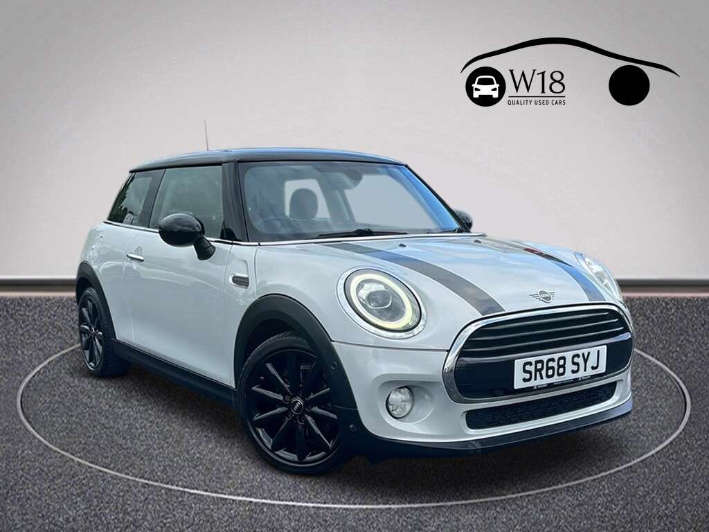 A 2018 MINI HATCH 1.5 Cooper Classic Hatchback 3dr Petrol Manual Euro 6 (s/s) (136 ps) A 2018 MINI HATCH 1.5 Cooper Classic Hatchback 3dr Petrol Manual Euro 6 (s/s) (136 ps)